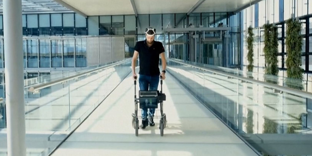 Un parapléjico vuelve a caminar